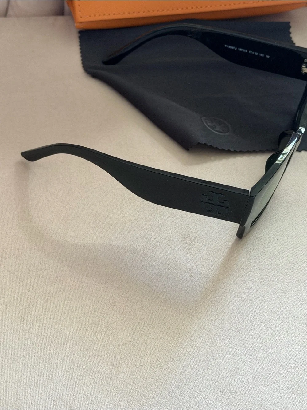 Tory Burch TY9067U Black Mint Green Rectangular Sunglasses 51mm + Case